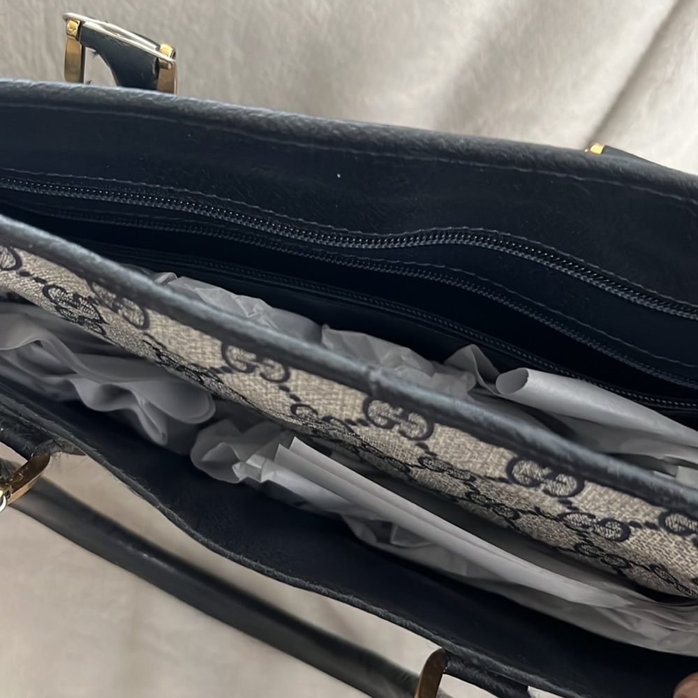 Gucci Authentic Vintage Tote 🔥 - Picture 7 of 17